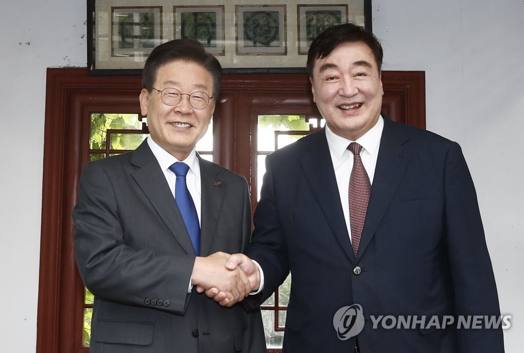 韩最大在野党党首和中国大使