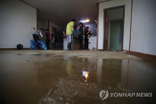 오송주민들 '수해로 생계막막'…행복청·시공사에 100억원 청구