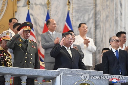 详讯：金正恩和中俄代表团同观“战胜节”阅兵式