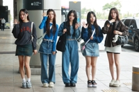 NewJeans启程赴日