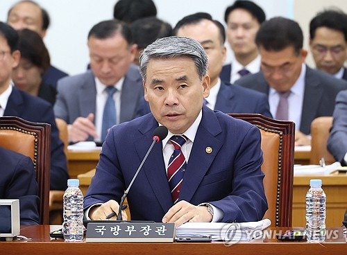 消息：韩国防部长官李钟燮表明辞意