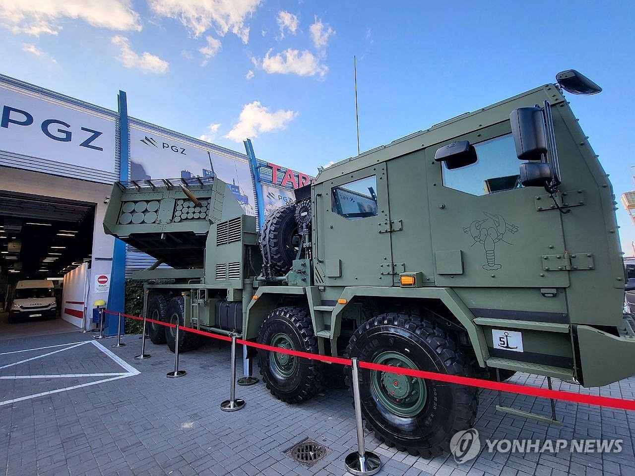 资料图片：亮相波兰军警防务展（MSPO）的“天橆”多管火箭系统 韩联社/韩华航空航天公司供图（图片严禁转载复制）