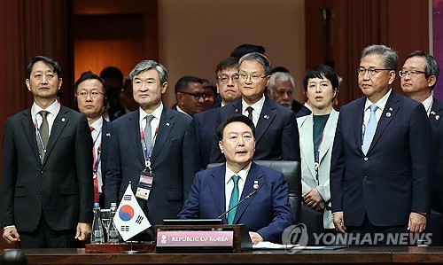 尹锡悦在印尼出席韩菲自贸协定签署仪式
