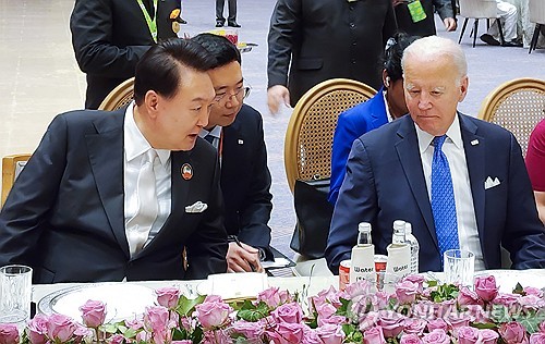 尹锡悦在G20峰会晚宴与美日澳印等国领导人交流