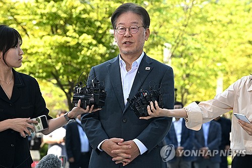 韩最大在野党党首李在明就对朝汇款案再次到案