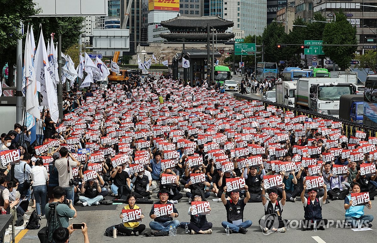 韩国铁路罢工进入第四天 工会明返岗