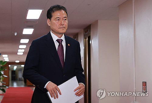 韩统一部长官暗示朝鲜核试时考虑解除军事协议