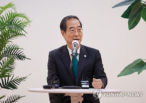 9月19日，在政府首尔办公大楼，国务总理韩悳洙在记者会上发言。 韩联社