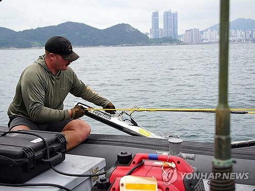 韩美联合开展水下考察搜寻韩战失事美军机
