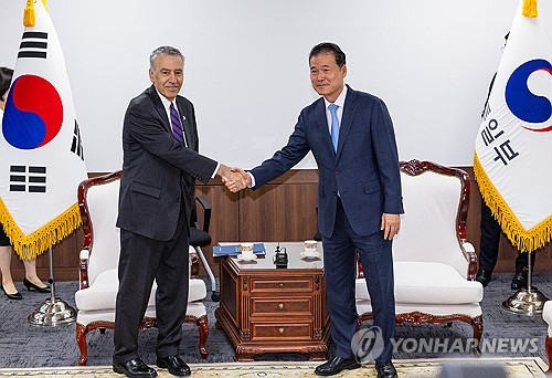 统一部长会见美国驻韩大使