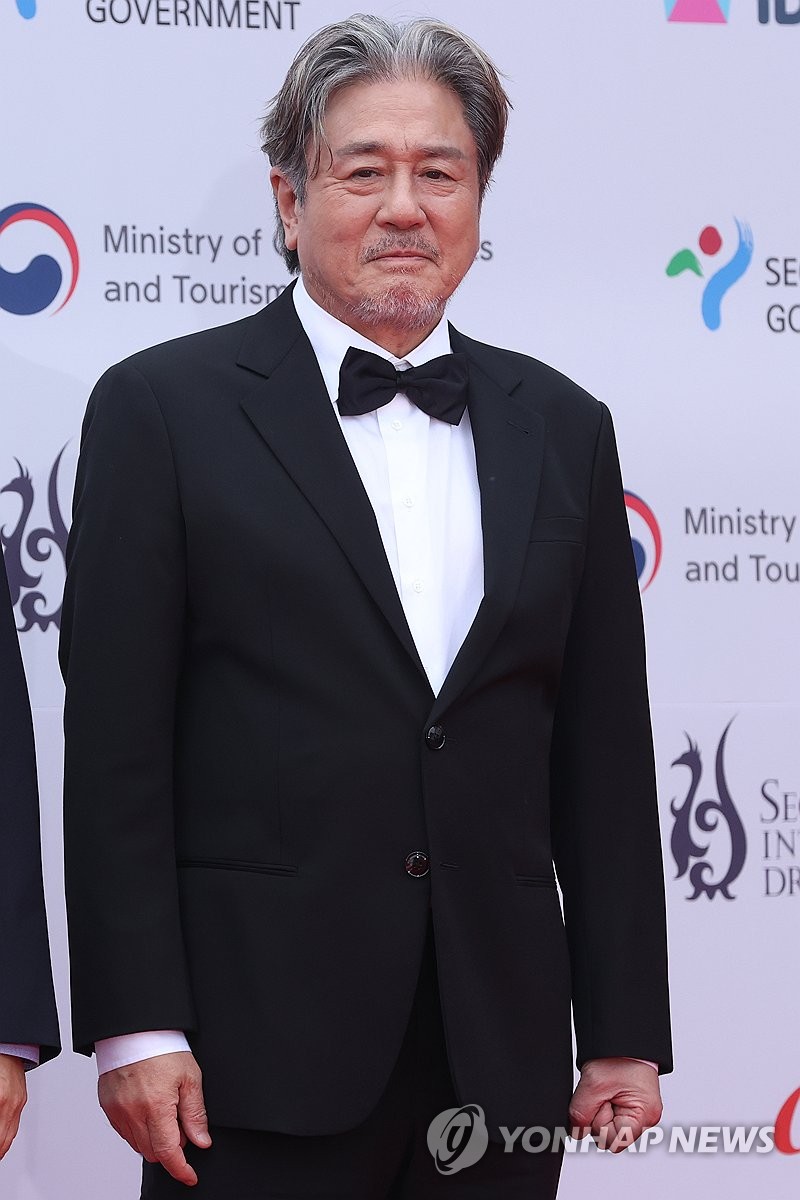 演员崔岷植 韩联社