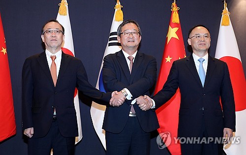 详讯：韩中日商定将在方便时尽早举行三国峰会