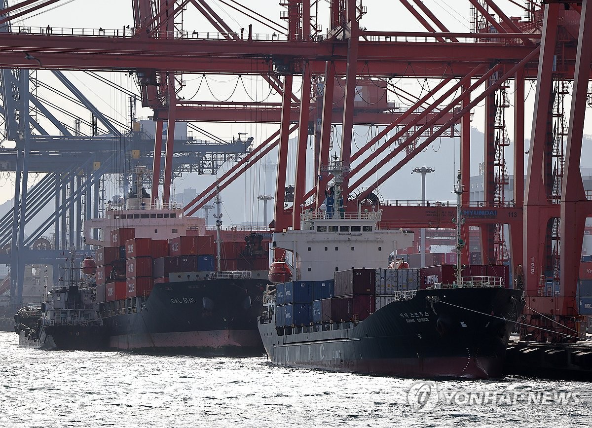 资料图片：釜山港，摄于2月13日。 韩联社