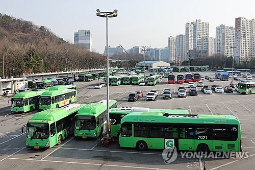 首尔公交工会启动罢工 近98%公交车停运
