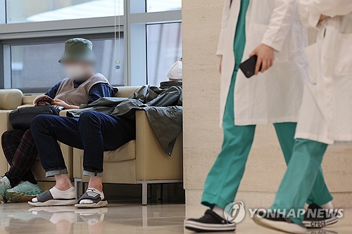 韩五大医院教授决定每周停诊一天