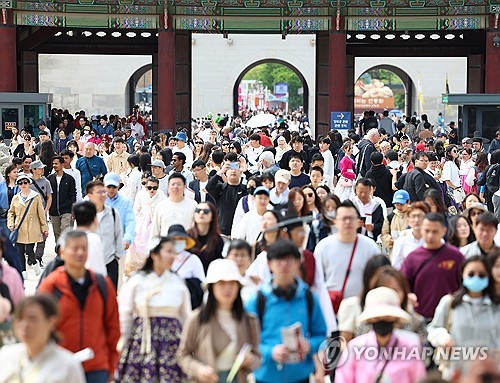 调查：访韩外国游客最大不便是购物问题