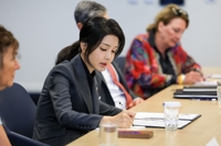 韩第一夫人出席朝鲜人权座谈会