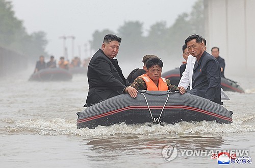 金正恩连日指挥鸭绿江灾后重建彰显领导力