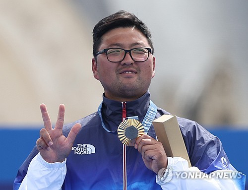 奥运男子个人射箭金优镇摘金 韩国队包揽射箭金牌