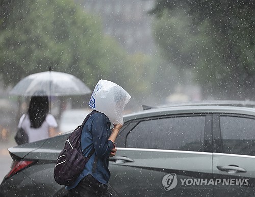 立秋伴阵雨