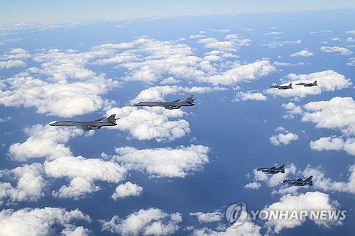 (LEAD) S. Korea, U.S., Japan stage joint air drills involving B-52 bomber