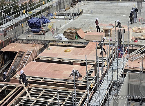 S. Korea's construction production dips by most in over 26 years in Q1