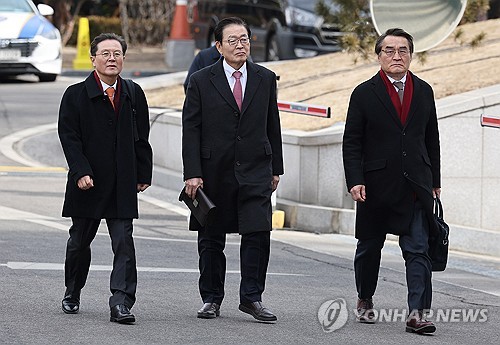 국내외 안보위협 尹만이 인지 vs 개헌은 몽상가의 망상