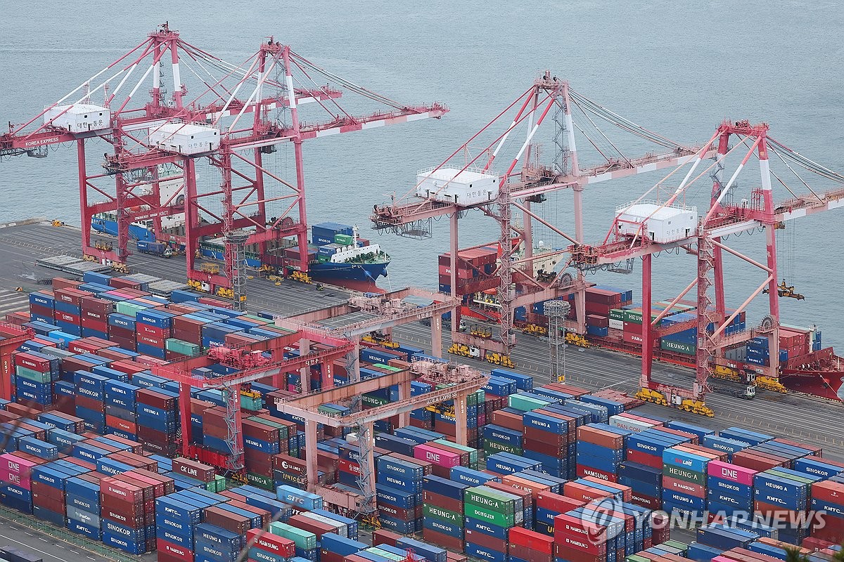 资料图片：图为釜山港，摄于3月2日。 韩联社