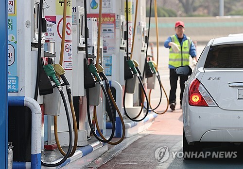 폰테크 달인 – 주유소 기름값 3주 연속 상승…”다음주 하락 전환 전망”  