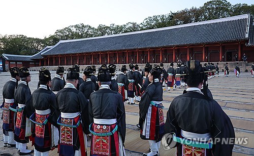 Heritage chief warns Seoul's project may endanger Jongmyo Shrine's UNESCO status