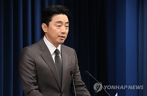 (3rd LD) Lee nominates veteran lawmaker as 1st civilian defense chief in 64 yrs