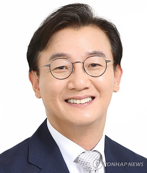 (profile) 3-term lawmaker tapped to become new oceans minister
