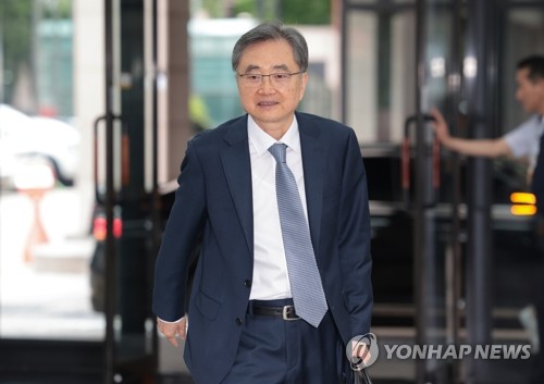 (LEAD) FM nominee Cho vows to pursue peace on Korean Peninsula through N. Korea-U.S. dialogue