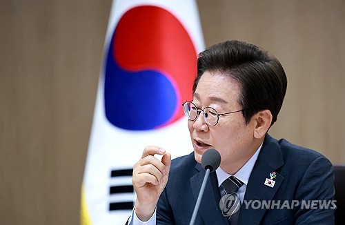 Lee calls for sufficient compensation for extraordinary sacrifices