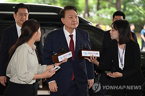 Ex-President Yoon to appear for special counsel questioning Saturday: lawyers