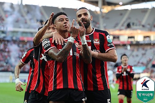 Ex-Man United player Lingard among candidates to represent K League vs. Newcastle
