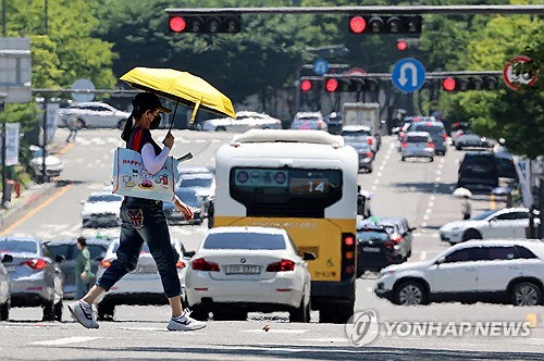 Daily heat-related illness patients reach 100; season's total at 633: gov't