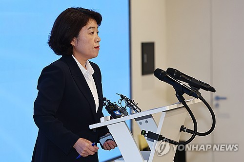 (LEAD) Arrest warrants sought for construction firm officials in case allegedly involving ex-first lady