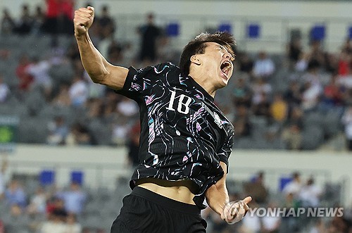 (LEAD) S. Korea defeat Hong Kong for 2nd straight win at East Asian football tournament