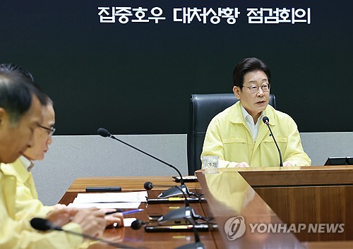 Lee urges thorough measures to prevent damage from heavy rains