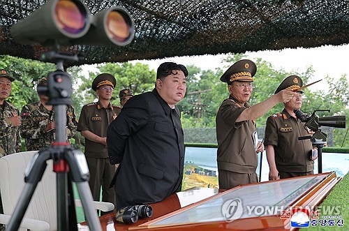 金正恩观摩火炮射击训练强调实战化与主敌观