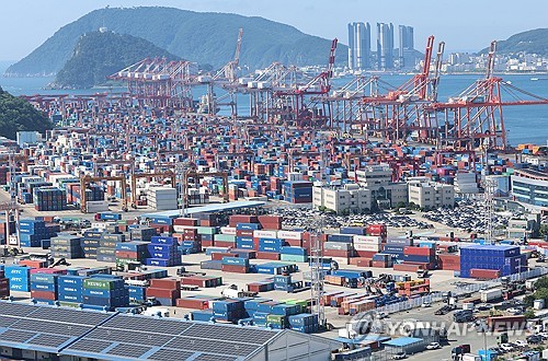 (2nd LD) S. Korea's exports rise 8.4 pct on-year to US$61.04 bln in Nov. on robust chip demand