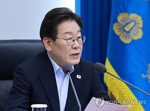 Lee calls for building next-generation power grid with focus on renewable energy