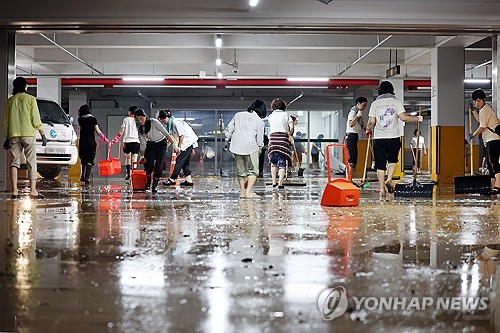 Lee declares two South Jeolla areas special disaster zones following heavy downpours