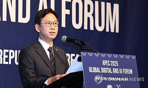 (LEAD) Science minister urges mobile carriers to utilize AI in scam prevention