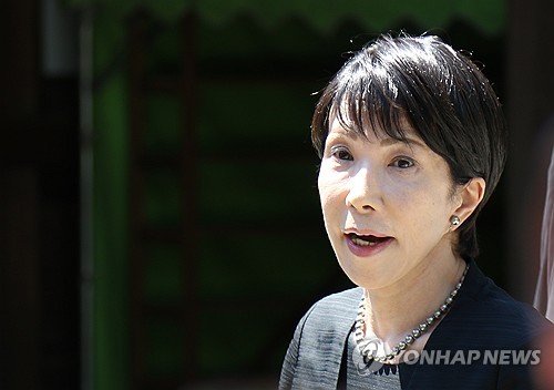 폰테크 달인 美언론, 日총리 예약 다카이치에 “아베 귀환…한중과 마찰우려” 