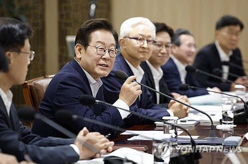 Lee hopes record research budget for next year to help develop tech industry