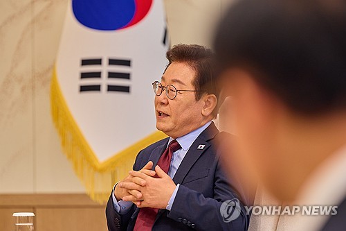 李대통령 “협력확대가 對日외교 원칙…과거 직시하되 미래로”