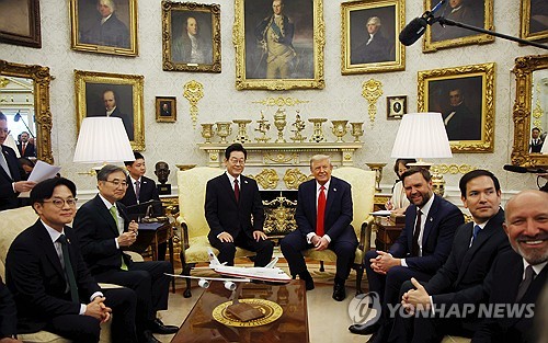 (News Focus) U.S. crackdown leaves 'deep scar' on economic ties, possible delays in investments: experts
