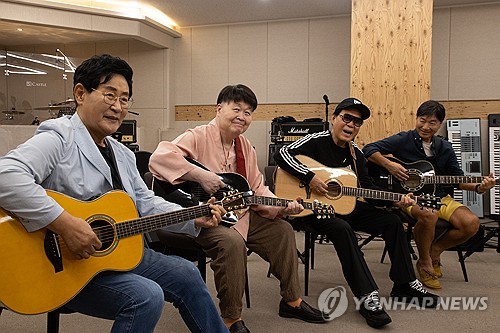 Cessibong members on stage